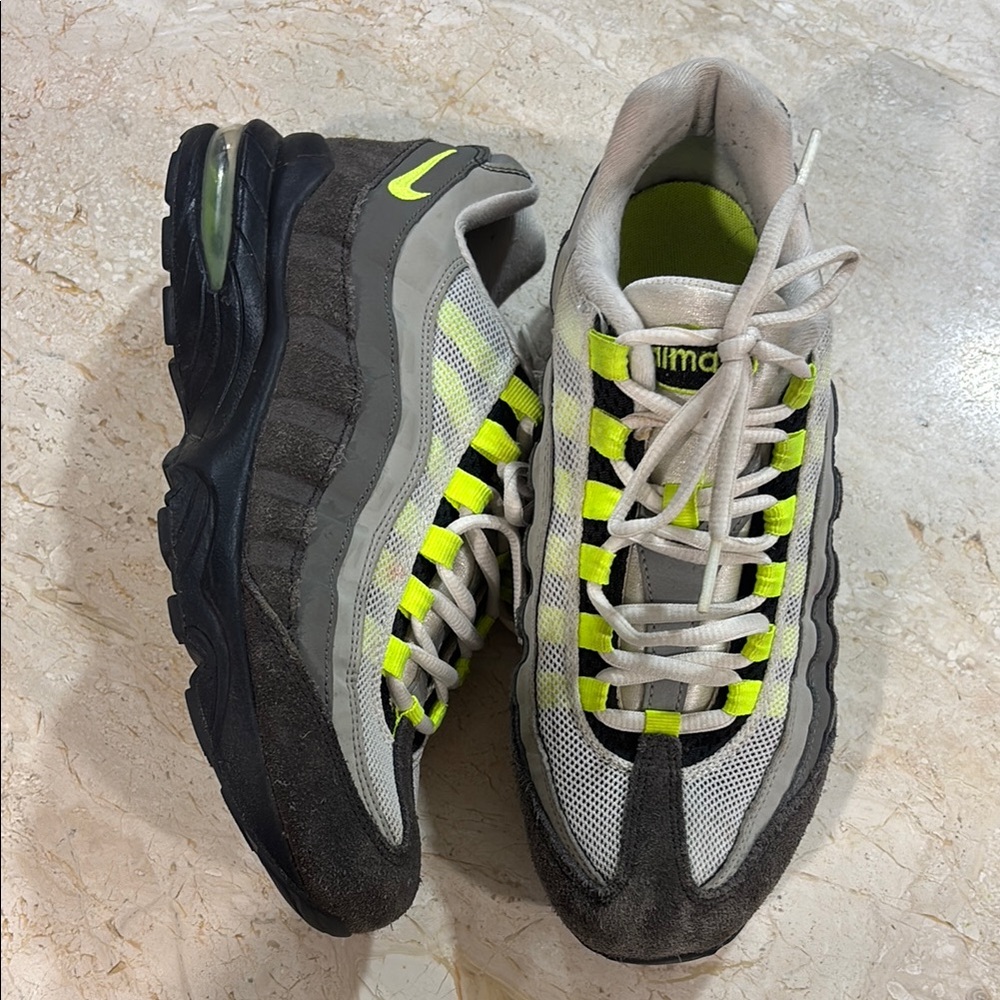 Nike Air Max 95 - Black and Neon Yellow